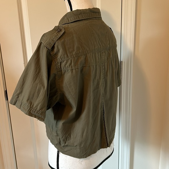 Pepe jesns green crop distressed button down short sleeve shirt - Picture 3 of 3